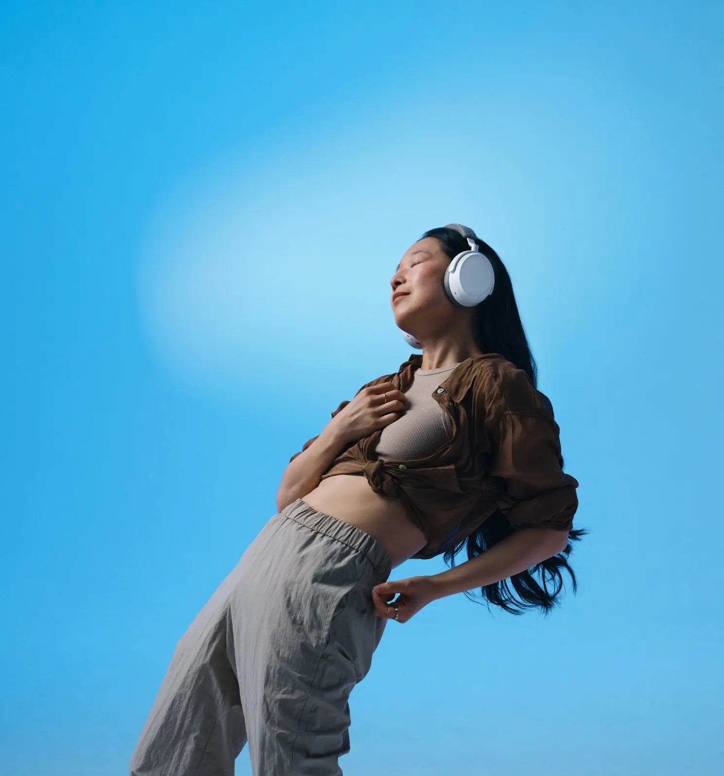Sennheiser MOMENTUM 4 Wireless official image 5