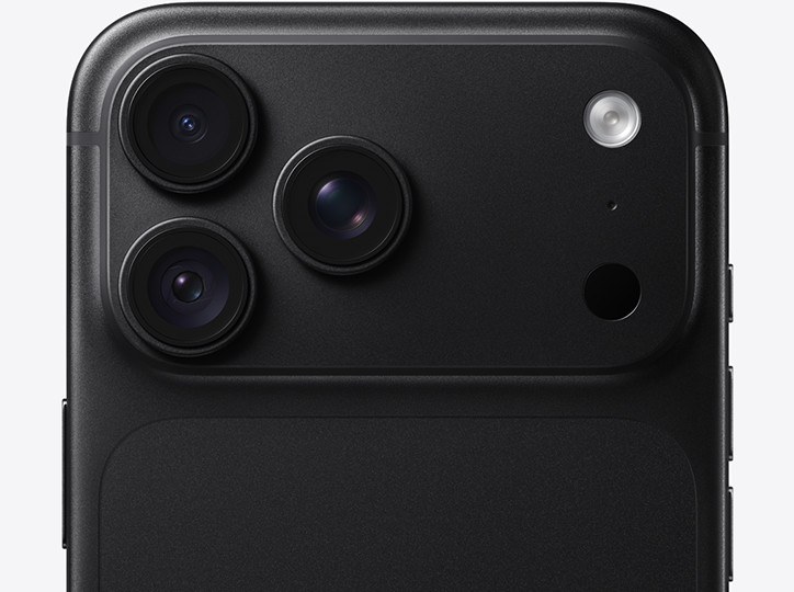 Apple iPhone 18 Pro Max – Black rear camera detail