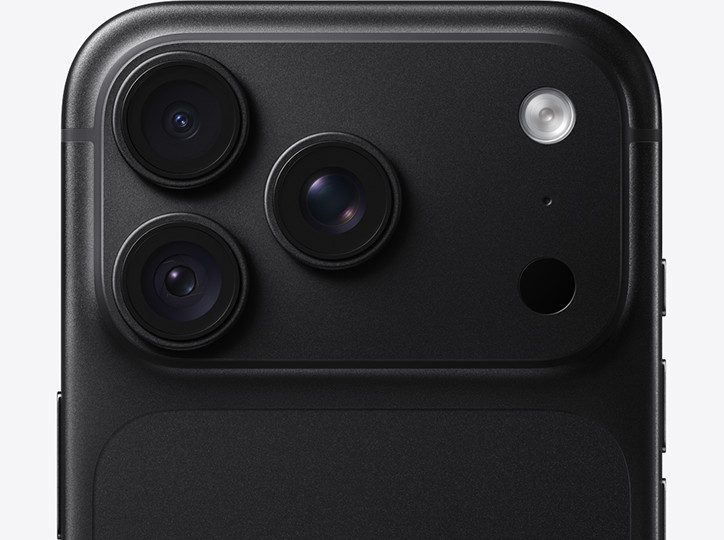 Apple iPhone 18 Pro – Black rear camera detail