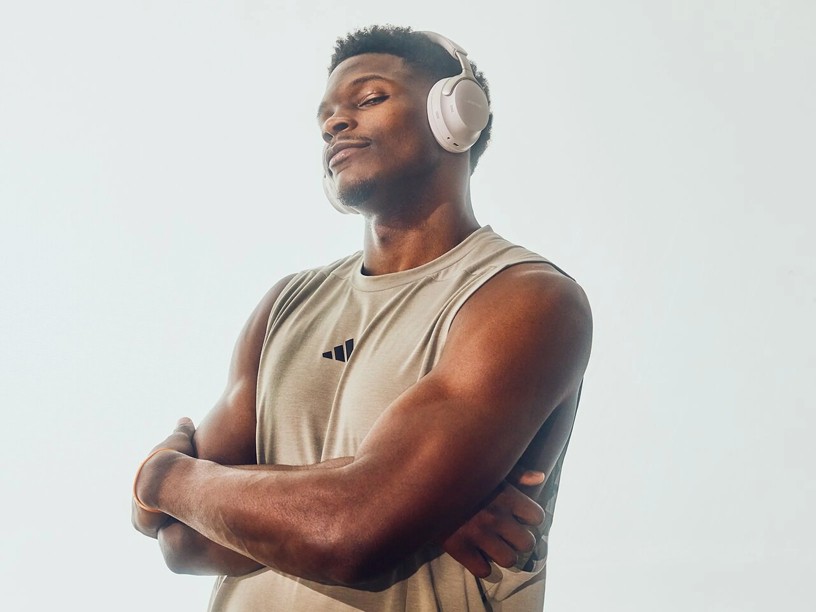 Bose QuietComfort Ultra Headphones lifestyle image