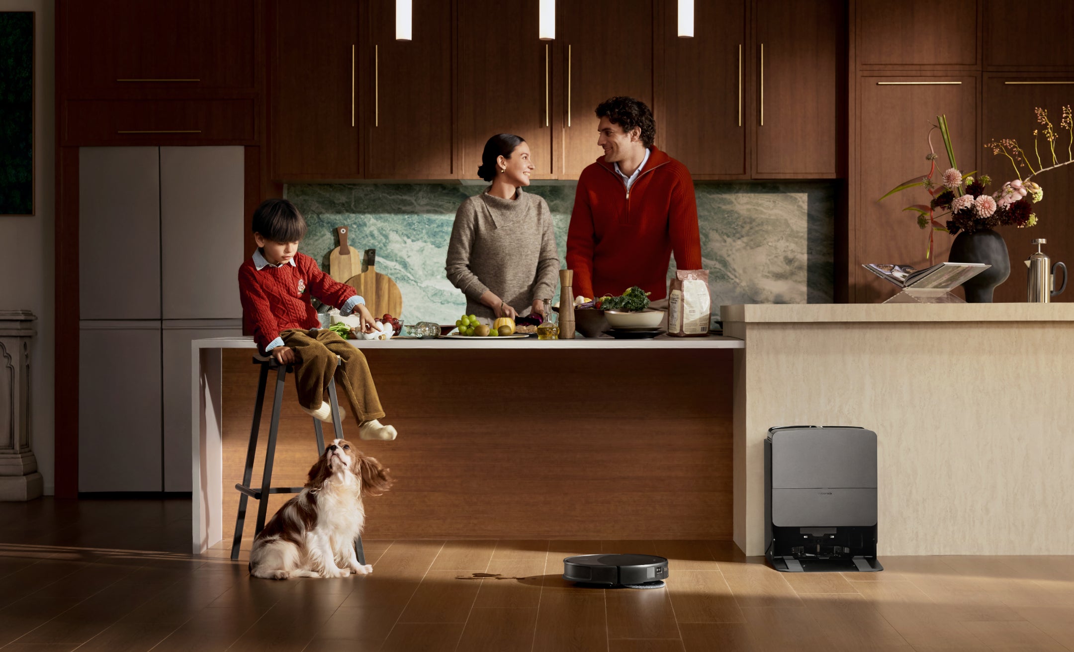 Roborock Saros 20X – cleaning a kitchen
