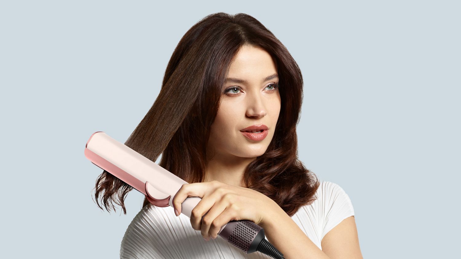 Dyson Airstrait (Ceramic Pink/Rose Gold) – straightening demonstration