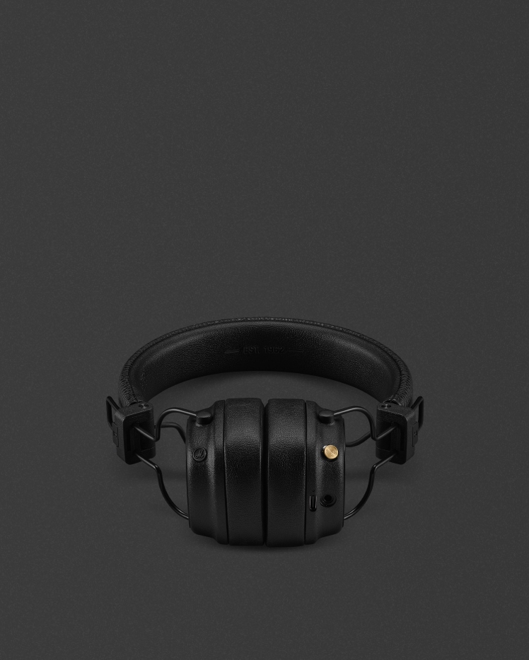 Marshall Major V (Black) - earcups folded together