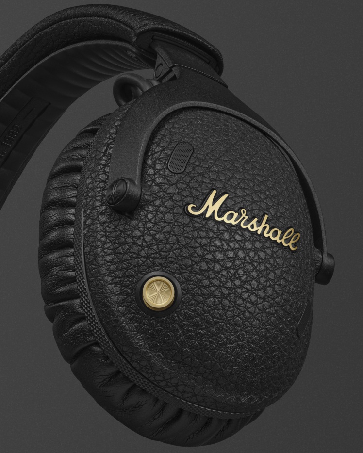 Marshall Monitor III A.N.C. (Black) - earcup controls close-up