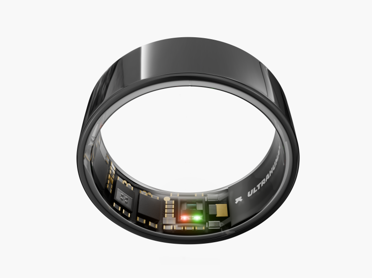 Ultrahuman Ring AIR Aster Black size 9, ring on hand lifestyle view