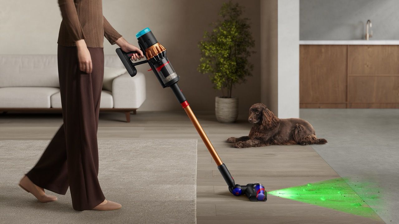 Dyson V16 Piston Animal (Black/Copper) — floor cleaning